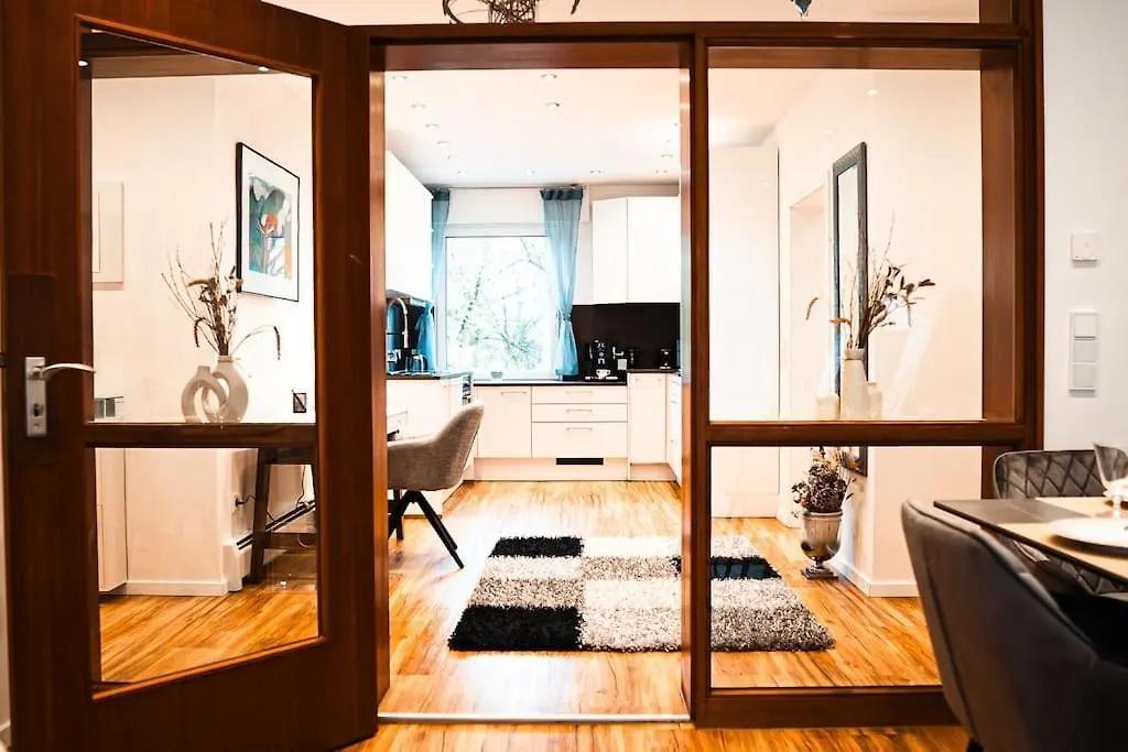 Kj Ferienwohnung Zentral - Swimming Pool - Balkon - Parkplatz Аугсбург