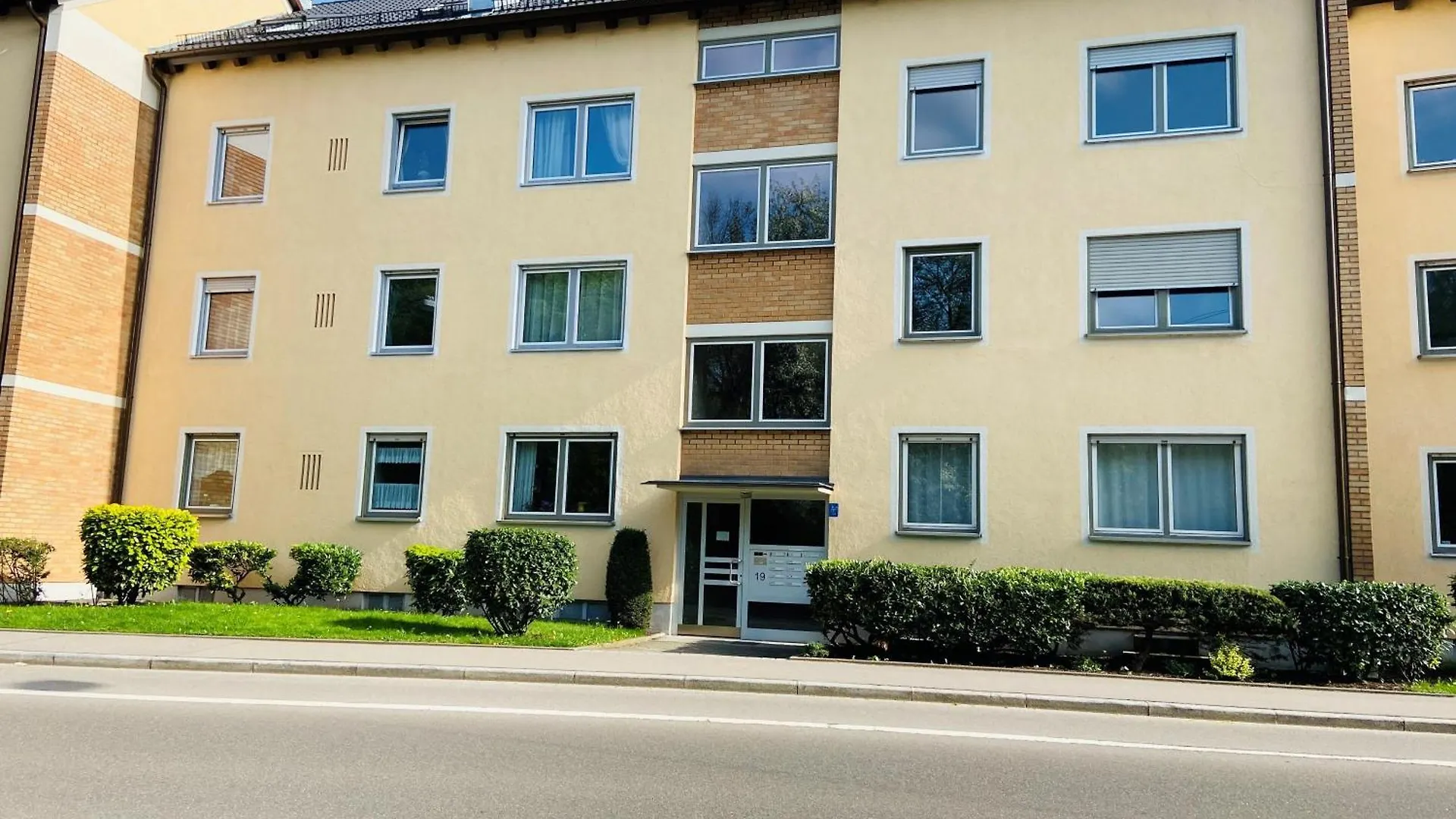 Kj Ferienwohnung Zentral - Swimming Pool - Balkon - Parkplatz Аугсбург Германия